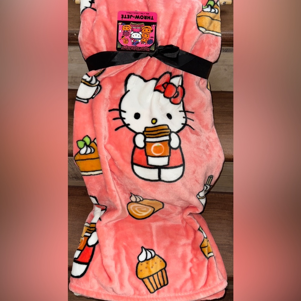 🥰 Fall Autumn Hello Kitty Pink Pumpkin Spice Latte Blanket - Canada Exclusive